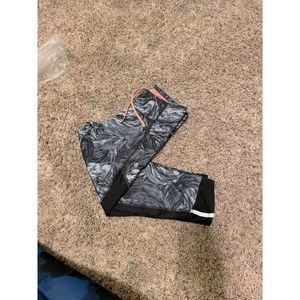 Champion Women's Patterned Black & White Skinny Leggings Size Small